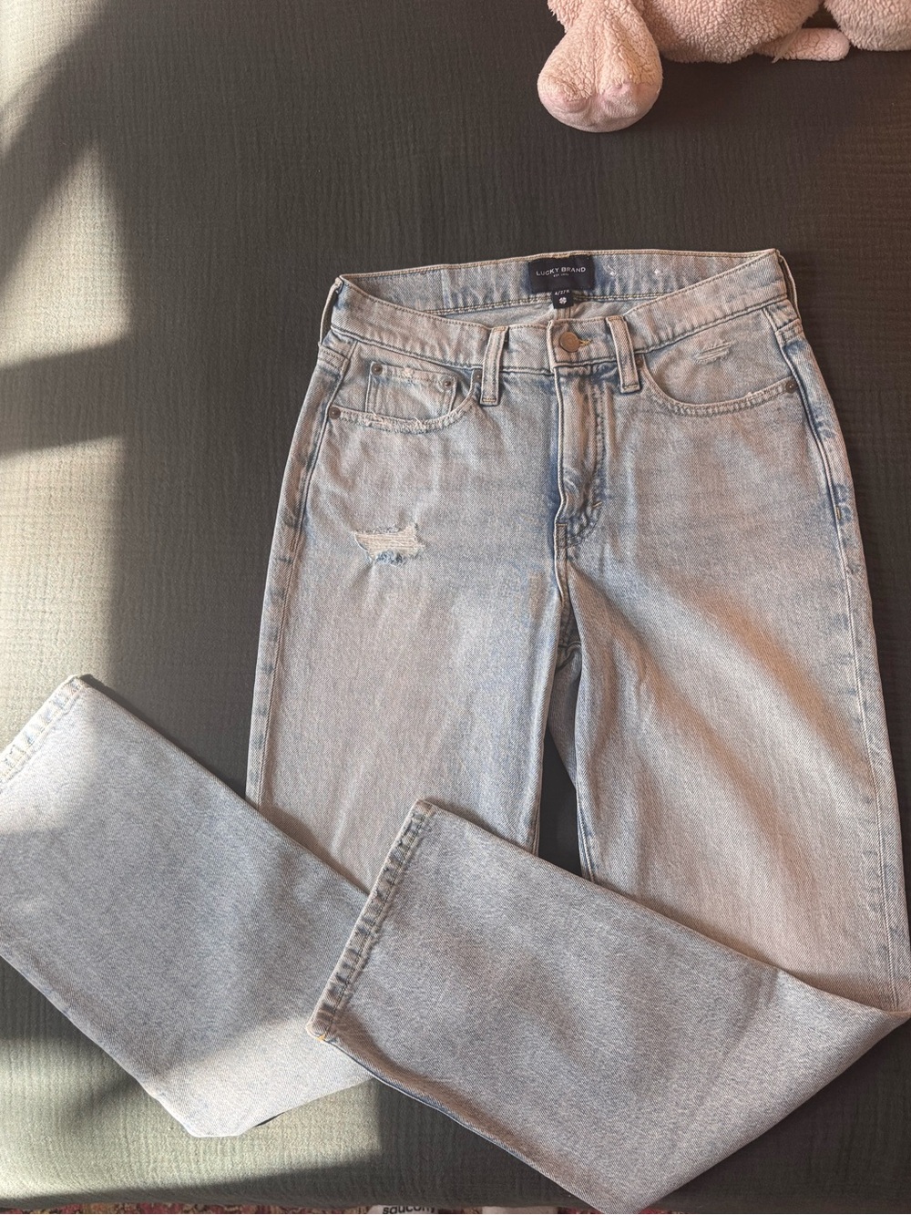 Lucky Brand Straight Leg Jeans in Light Blue Wash